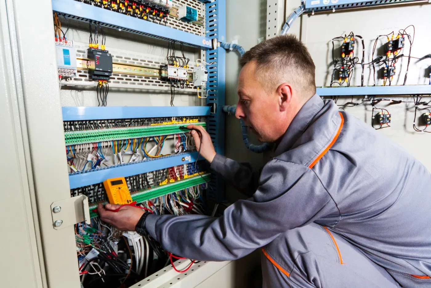 Reprise du câblage d'une armoire électrique à Clichy